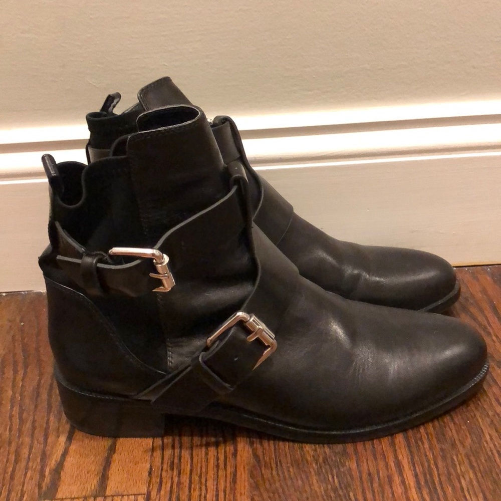 Vince Camuto Signature Buckle Ankle Boots 8.5/38.5